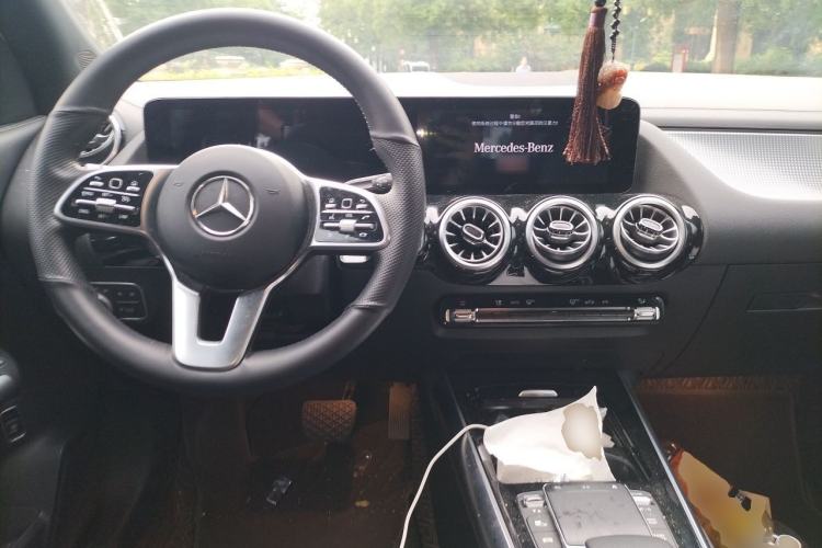 Used Mercedes-Benz GLA 2020 GLA 200 Center Console