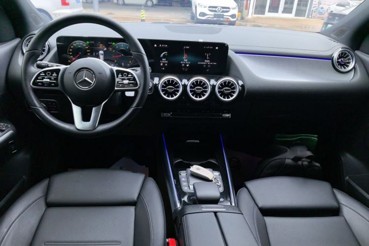 Used Mercedes-Benz GLA 2020 GLA 200 Center Console