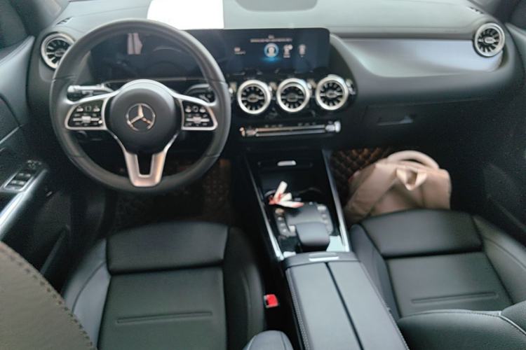 Used Mercedes-Benz GLA 2020 GLA 200 Center Console