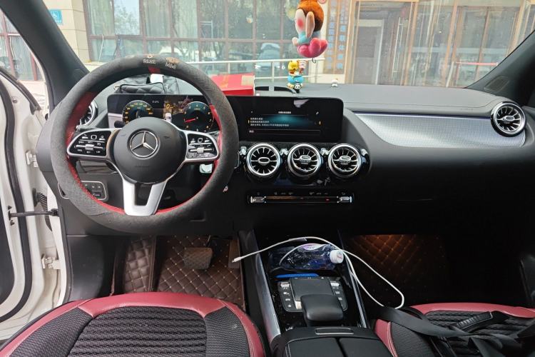 Used Mercedes-Benz GLA 2020 GLA 200 Center Console