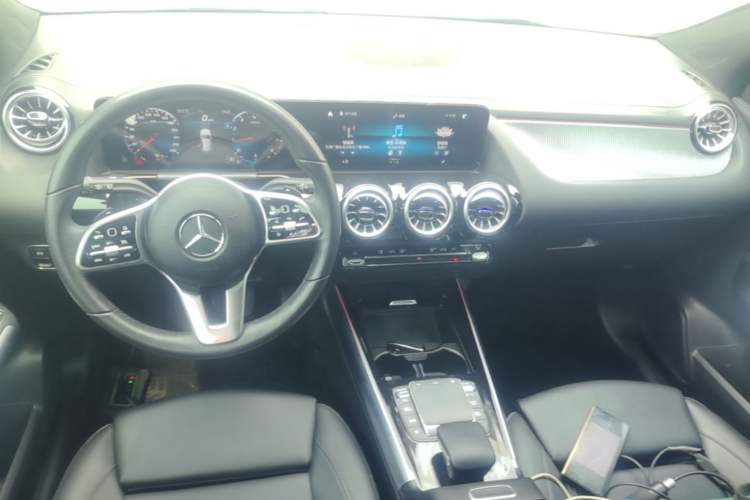 Used Mercedes-Benz GLA 2020 GLA 200 Center Console