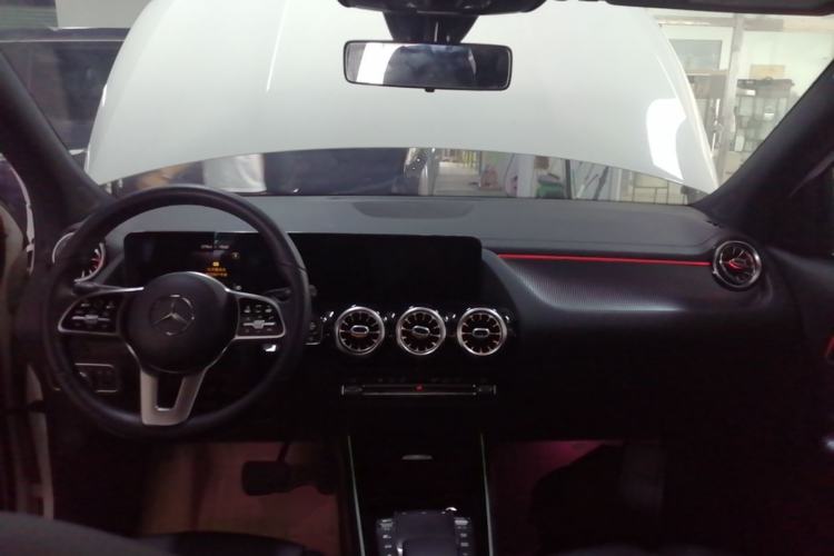 Used Mercedes-Benz GLA 2020 GLA 200 Center Console