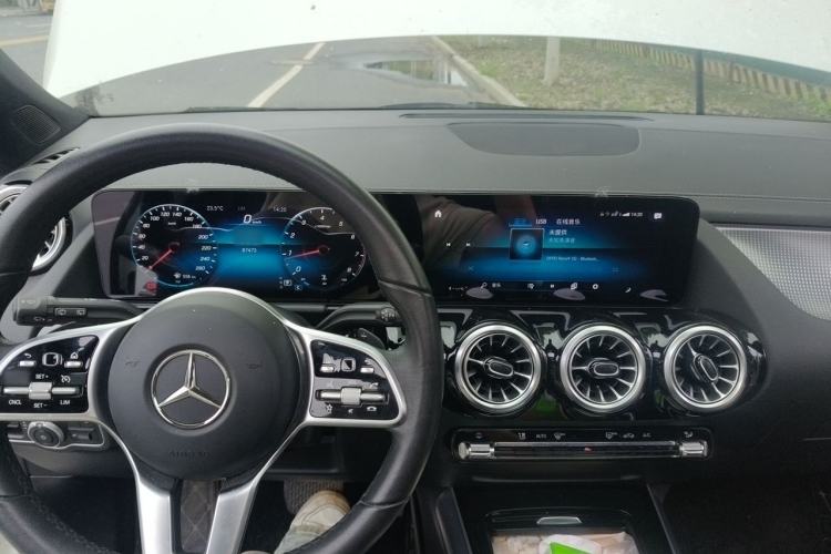 Used Mercedes-Benz GLA 2020 GLA 200 Center Console