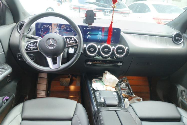 Used Mercedes-Benz GLA 2020 GLA 180 Center Console