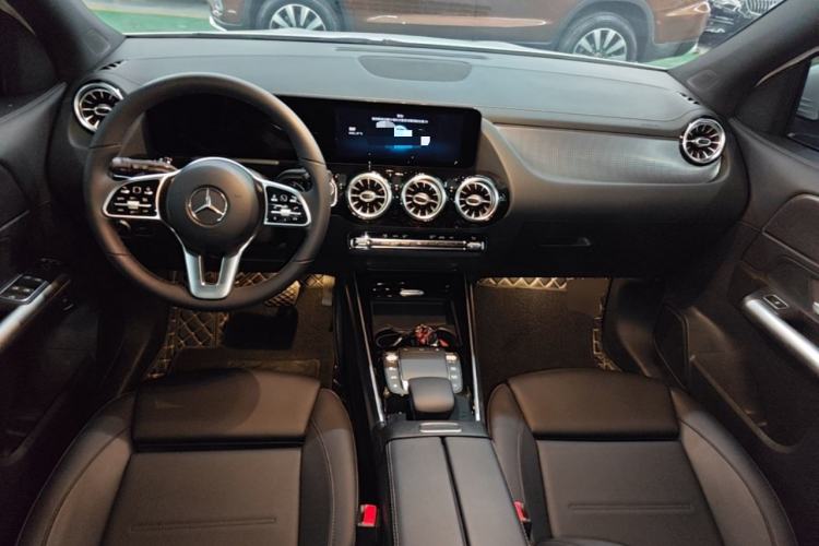 Used Mercedes-Benz GLA 2020 GLA 200 Center Console