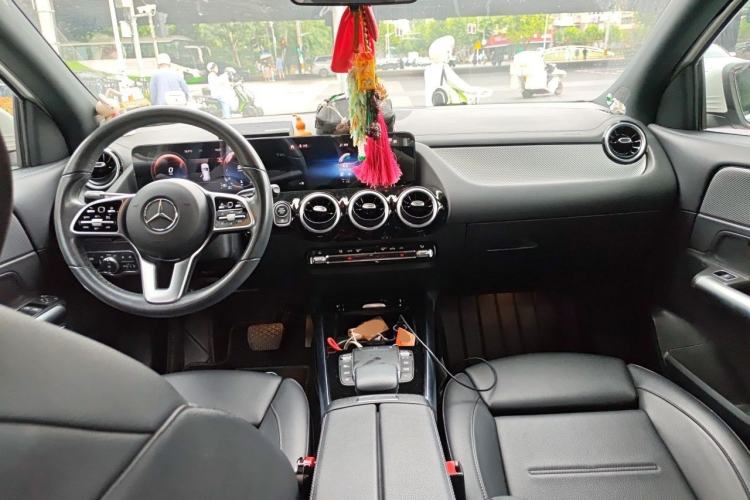 Used Mercedes-Benz GLA 2020 GLA 180 Center Console