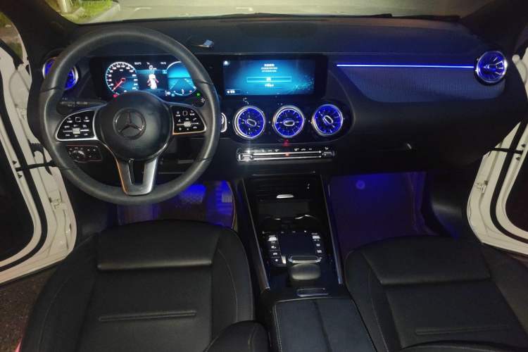 Used Mercedes-Benz GLA 2020 GLA 200 Center Console