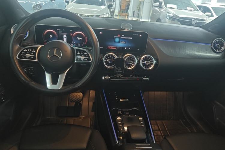 Used Mercedes-Benz GLA 2020 GLA 200 Center Console