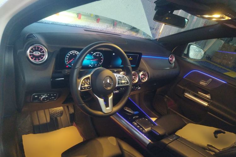 Used Mercedes-Benz GLA 2020 GLA 200 Center Console