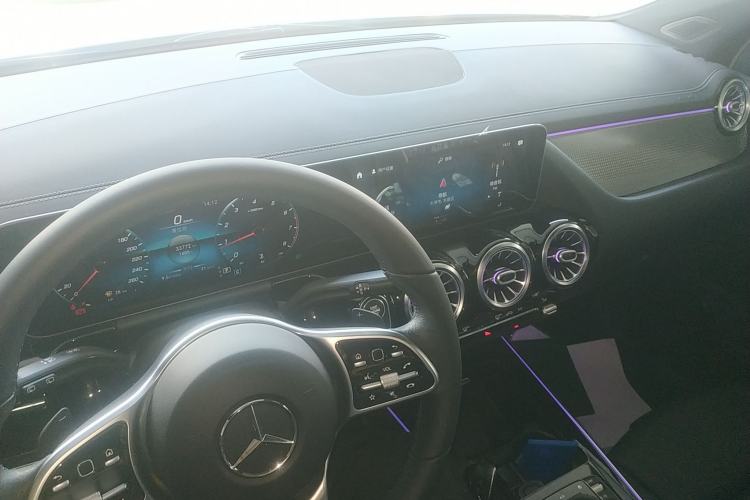 Used Mercedes-Benz GLA 2020 GLA 200 Center Console