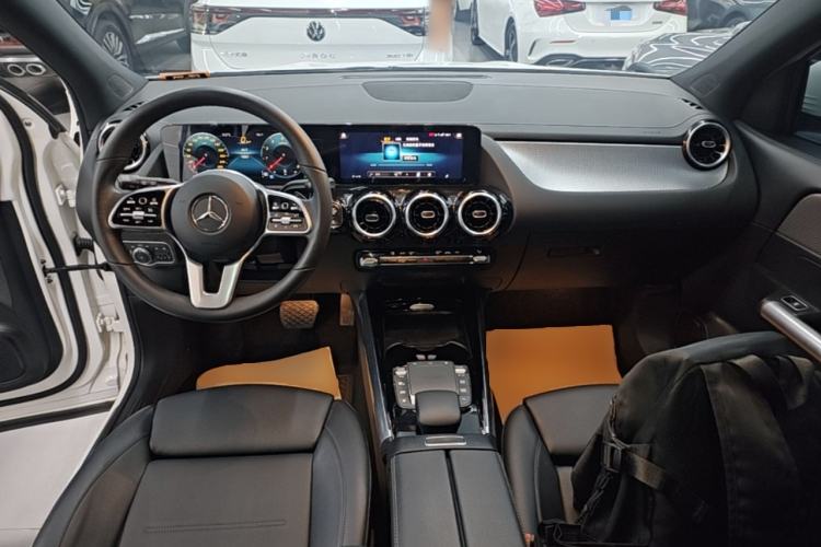 Used Mercedes-Benz GLA 2020 GLA 180 Center Console