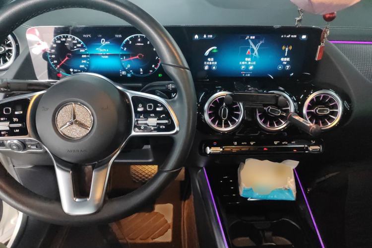 Used Mercedes-Benz GLA 2020 GLA 200 Center Console