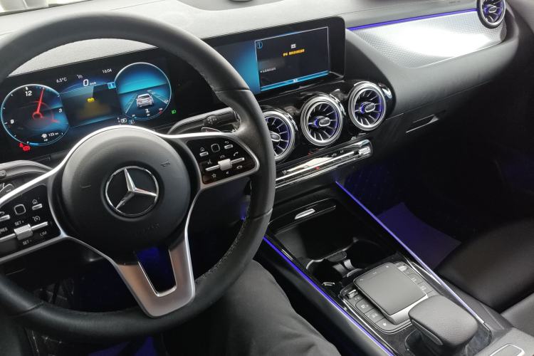 Used Mercedes-Benz GLA 2020 GLA 200 Center Console