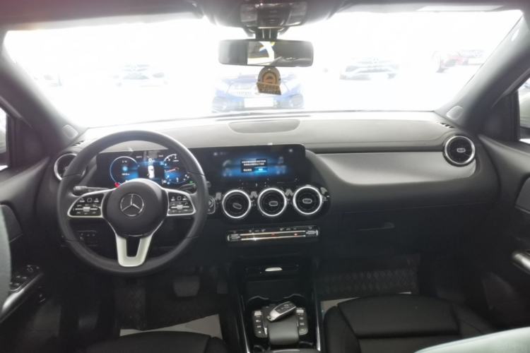 Used Mercedes-Benz GLA 2020 GLA 180 Center Console