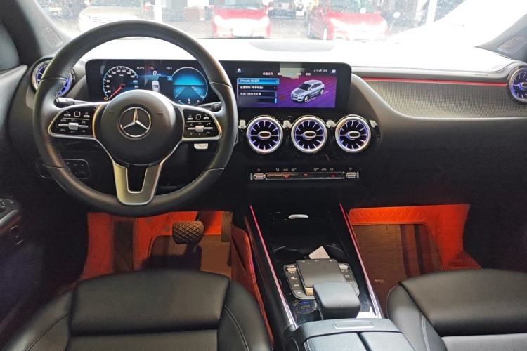Used Mercedes-Benz GLA 2020 GLA 180 Center Console