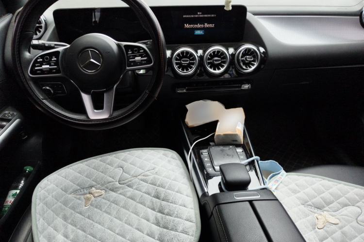 Used Mercedes-Benz GLA 2020 GLA 200 Center Console