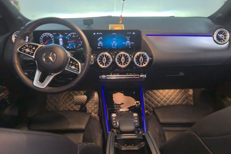 Used Mercedes-Benz GLA 2020 GLA 200 4MATIC Center Console