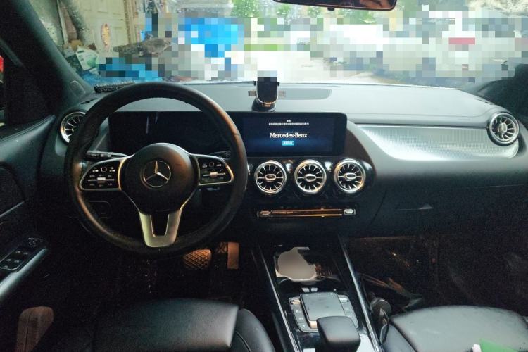 Used Mercedes-Benz GLA 2020 GLA 200 4MATIC Center Console