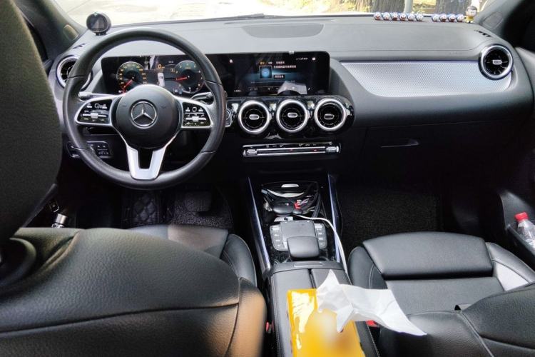 Used Mercedes-Benz GLA 2020 GLA 180 Center Console
