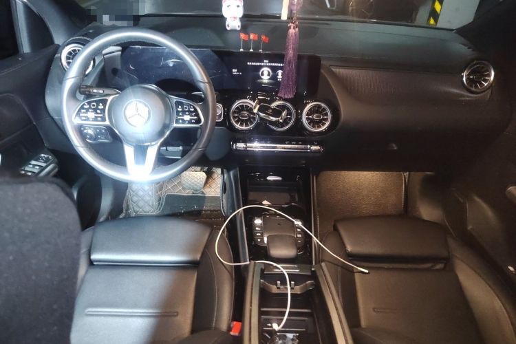 Used Mercedes-Benz GLA 2020 GLA 200 Center Console