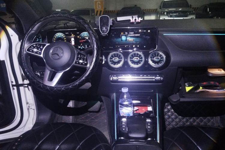 Used Mercedes-Benz GLA 2020 GLA 200 Center Console