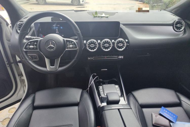 Used Mercedes-Benz GLA 2020 GLA 200 Center Console