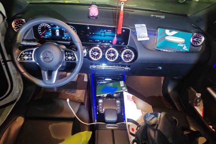 Used Mercedes-Benz GLA 2020 GLA 200 Center Console