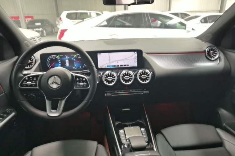 Used Mercedes-Benz GLA 2020 GLA 200 Center Console
