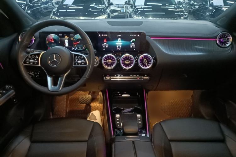 Used Mercedes-Benz GLA 2020 GLA 200 Center Console