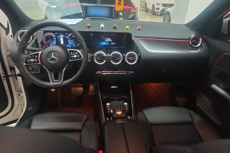 Used Mercedes-Benz GLA 2020 GLA 180 Center Console
