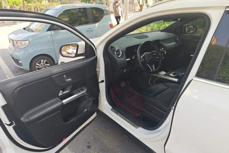 Used Mercedes-Benz GLA 2020 GLA 200 Driver Seat