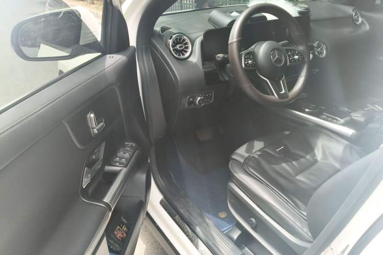 Used Mercedes-Benz GLA 2020 GLA 200 Driver Seat