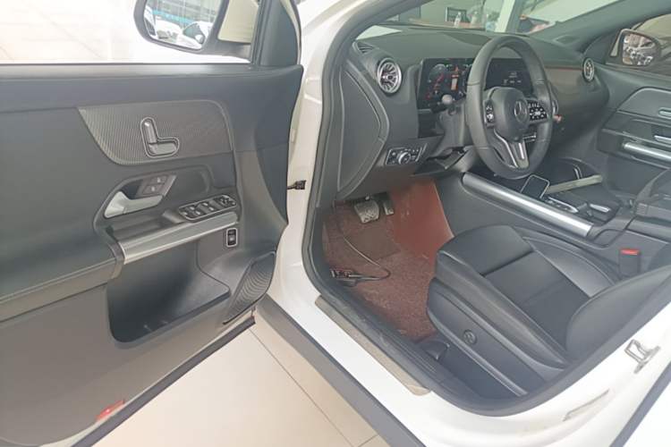 Used Mercedes-Benz GLA 2020 GLA 200 Driver Seat