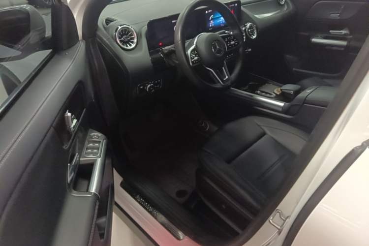 Used Mercedes-Benz GLA 2020 GLA 200 Driver Seat