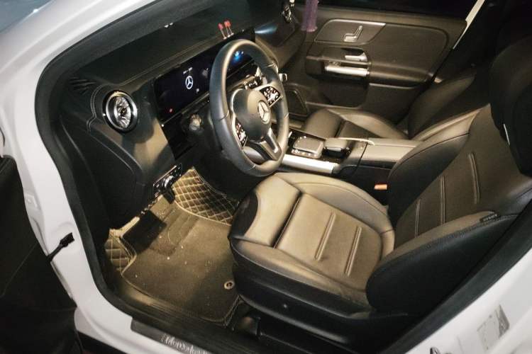 Used Mercedes-Benz GLA 2020 GLA 200 Driver Seat
