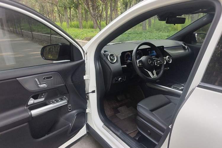 Used Mercedes-Benz GLA 2020 GLA 200 4MATIC Driver Seat