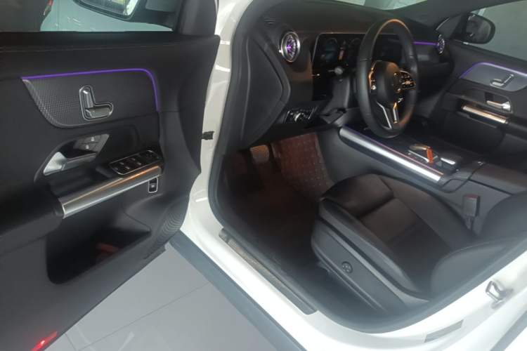 Used Mercedes-Benz GLA 2020 GLA 200 Driver Seat