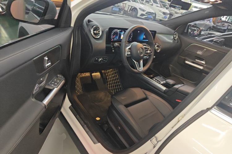 Used Mercedes-Benz GLA 2020 GLA 200 Driver Seat