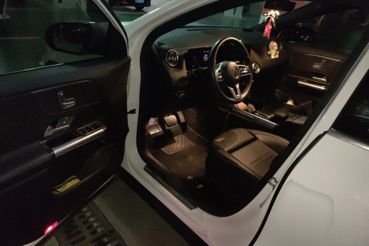 Used Mercedes-Benz GLA 2020 GLA 200 Driver Seat