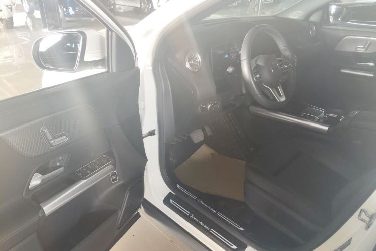 Used Mercedes-Benz GLA 2020 GLA 200 Driver Seat