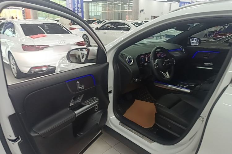 Used Mercedes-Benz GLA 2020 GLA 200 Driver Seat