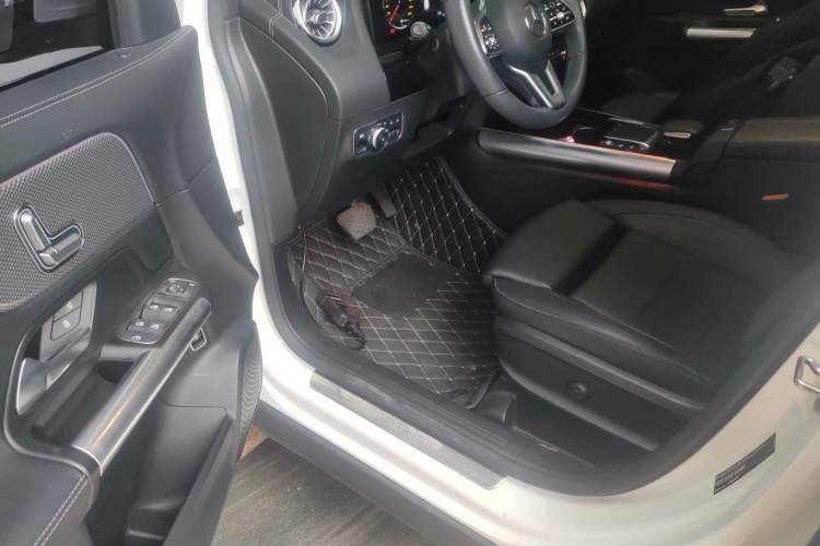Used Mercedes-Benz GLA 2020 GLA 180 Driver Seat