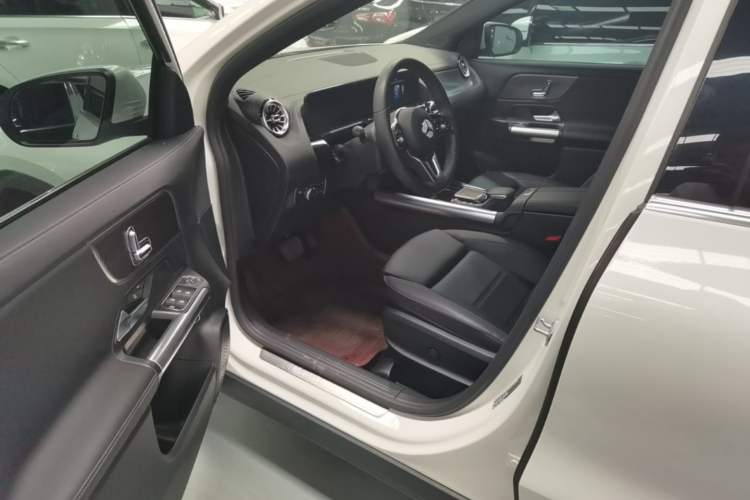 Used Mercedes-Benz GLA 2020 GLA 200 Driver Seat