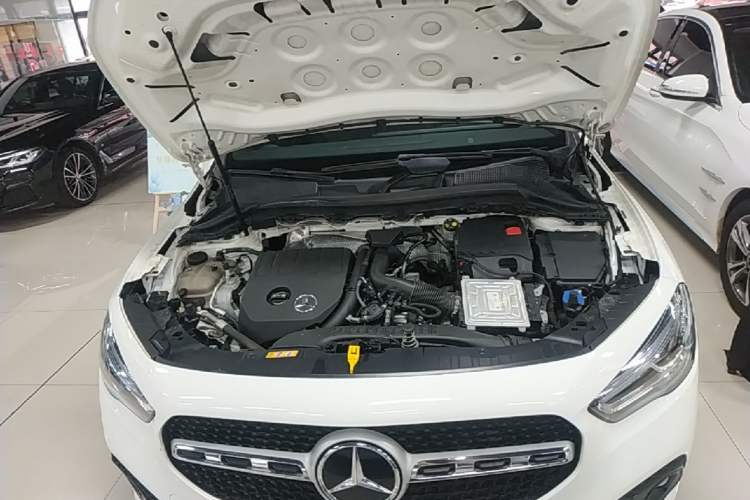 Used Mercedes-Benz GLA 2020 GLA 200 Engine Bay