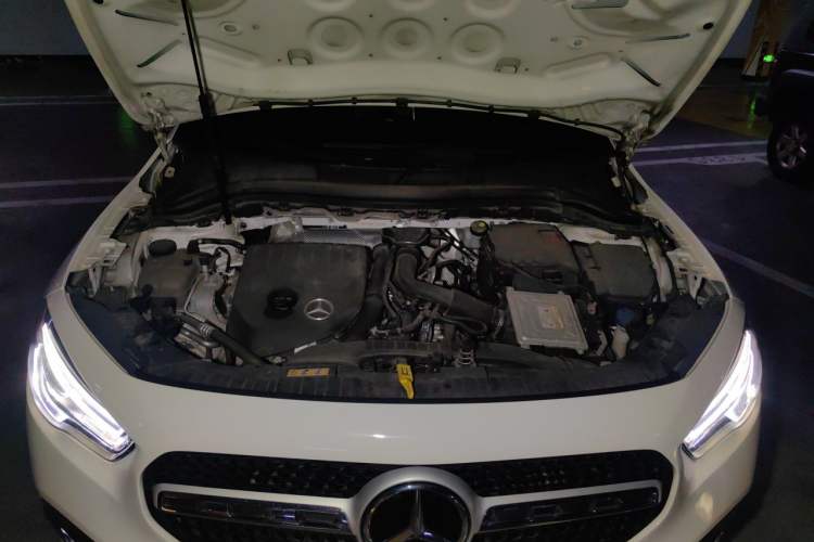Used Mercedes-Benz GLA 2020 GLA 200 Engine Bay