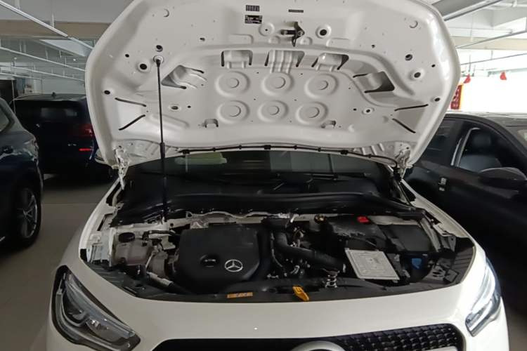 Used Mercedes-Benz GLA 2020 GLA 200 Engine Bay