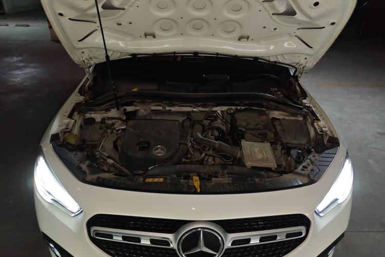 Used Mercedes-Benz GLA 2020 GLA 200 Engine Bay