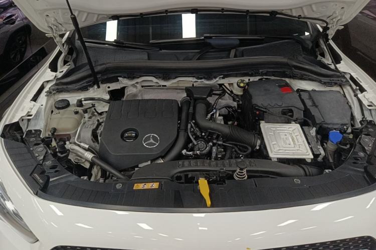 Used Mercedes-Benz GLA 2020 GLA 200 Engine Bay