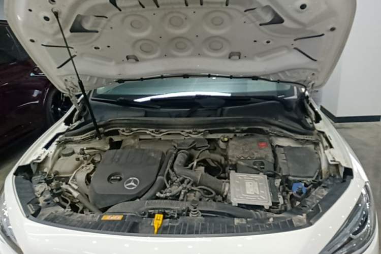 Used Mercedes-Benz GLA 2020 GLA 200 Engine Bay