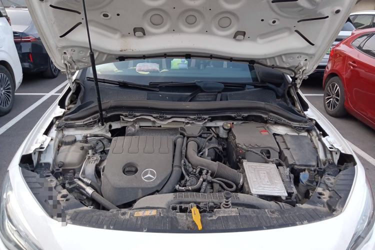 Used Mercedes-Benz GLA 2020 GLA 200 Engine Bay